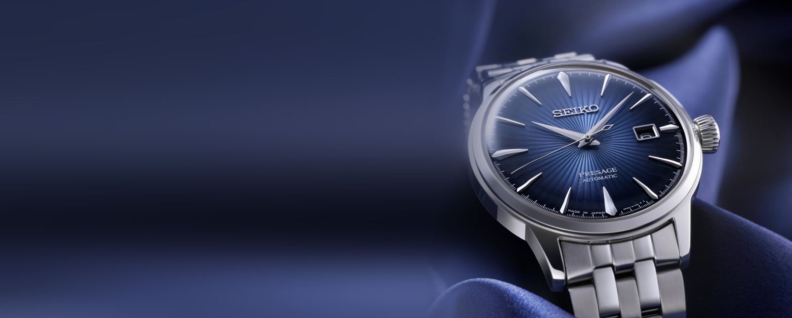 Seiko Presage Cocktail Blue Moon sobre seda azul